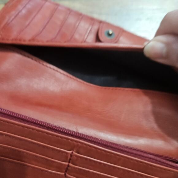 Harbour 2nd Billfold Red Leather Wallet Credit Card Slots Snap Closure - Picture 4 of 15